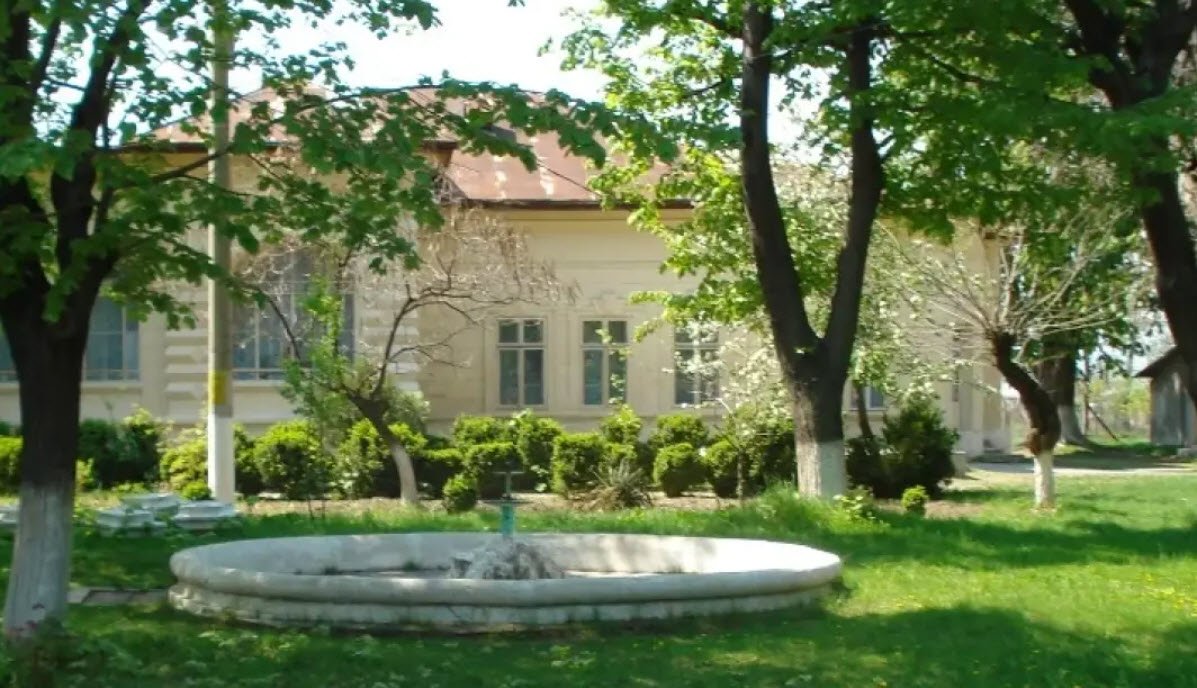 Monumentul istoric ”Castelul Sihleanu-Grădişteanu-Ghica”, Sihlea, Romania, Romania